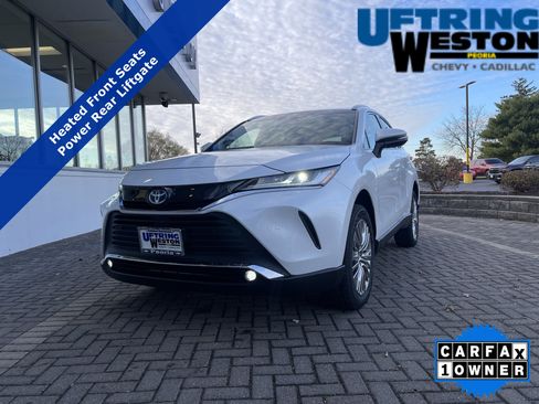 Used 2023 Toyota Venza XLE image 1