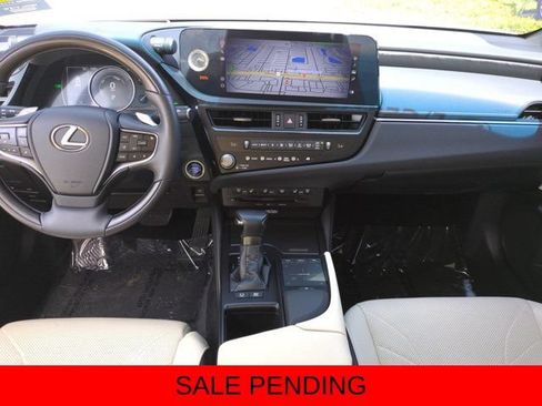 Certified 2022 Lexus ES 300h Ultra Luxury w/ Accessory Package 2 FWD image 14