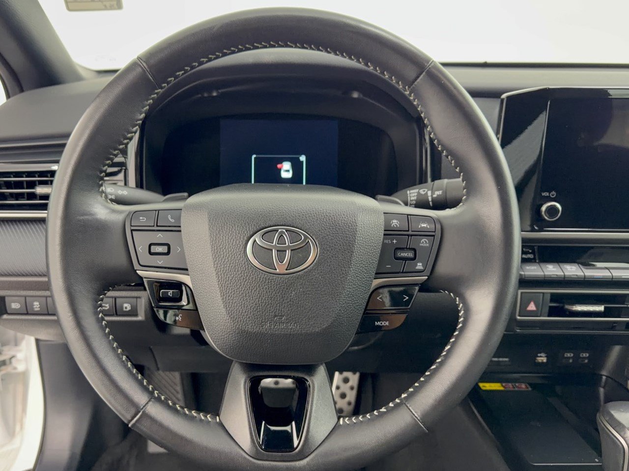 Used 2025 Toyota Camry SE FWD image 10