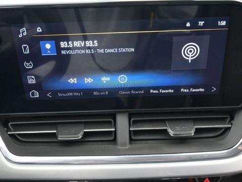 Used 2025 Chevrolet Trax LT w/ LT Convenience Package image 22