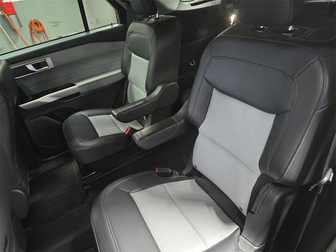 Used 2023 Ford Explorer XLT w/ Equipment Group 202A image 17