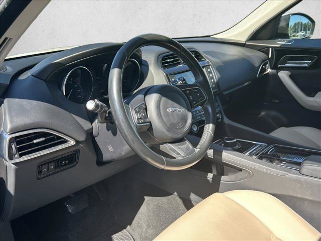 Used 2018 Jaguar F-PACE Premium AWD/4WD image 9