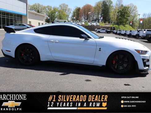 Used 2021 Ford Mustang Shelby GT500 w/ Carbon Fiber Track Pack RWD image 1
