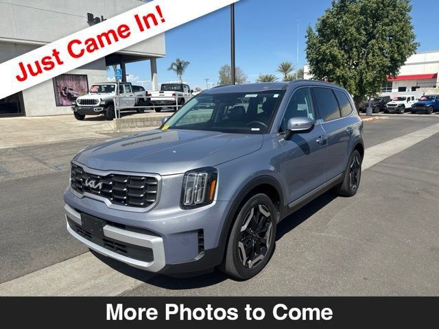 Used 2024 Kia Telluride S w/ S Sunroof Package FWD image 1