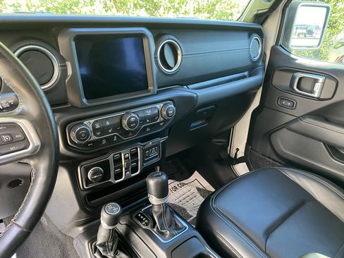 Used 2021 Jeep Wrangler Unlimited Sahara image 23