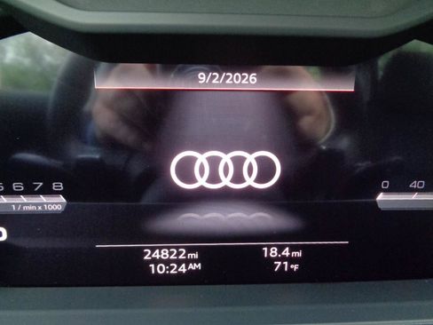 Used 2022 Audi S8 AWD/4WD image 19