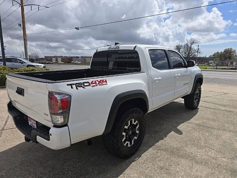 Used 2022 Toyota Tacoma TRD Off-Road w/ Technology Package image 4