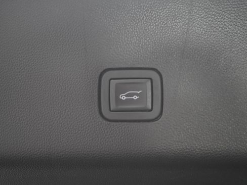 Used 2018 Chevrolet Traverse LT w/ LPO, Floor Liner Package AWD/4WD image 19
