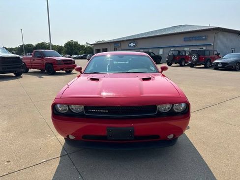 Used 2014 Dodge Challenger SXT Plus RWD image 2