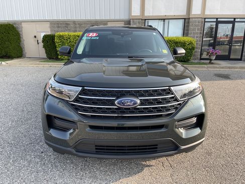 Used 2023 Ford Explorer XLT AWD/4WD image 8