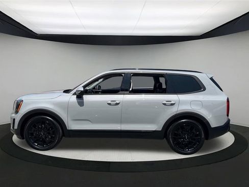 Used 2022 Kia Telluride SX w/ SX Prestige Package image 12