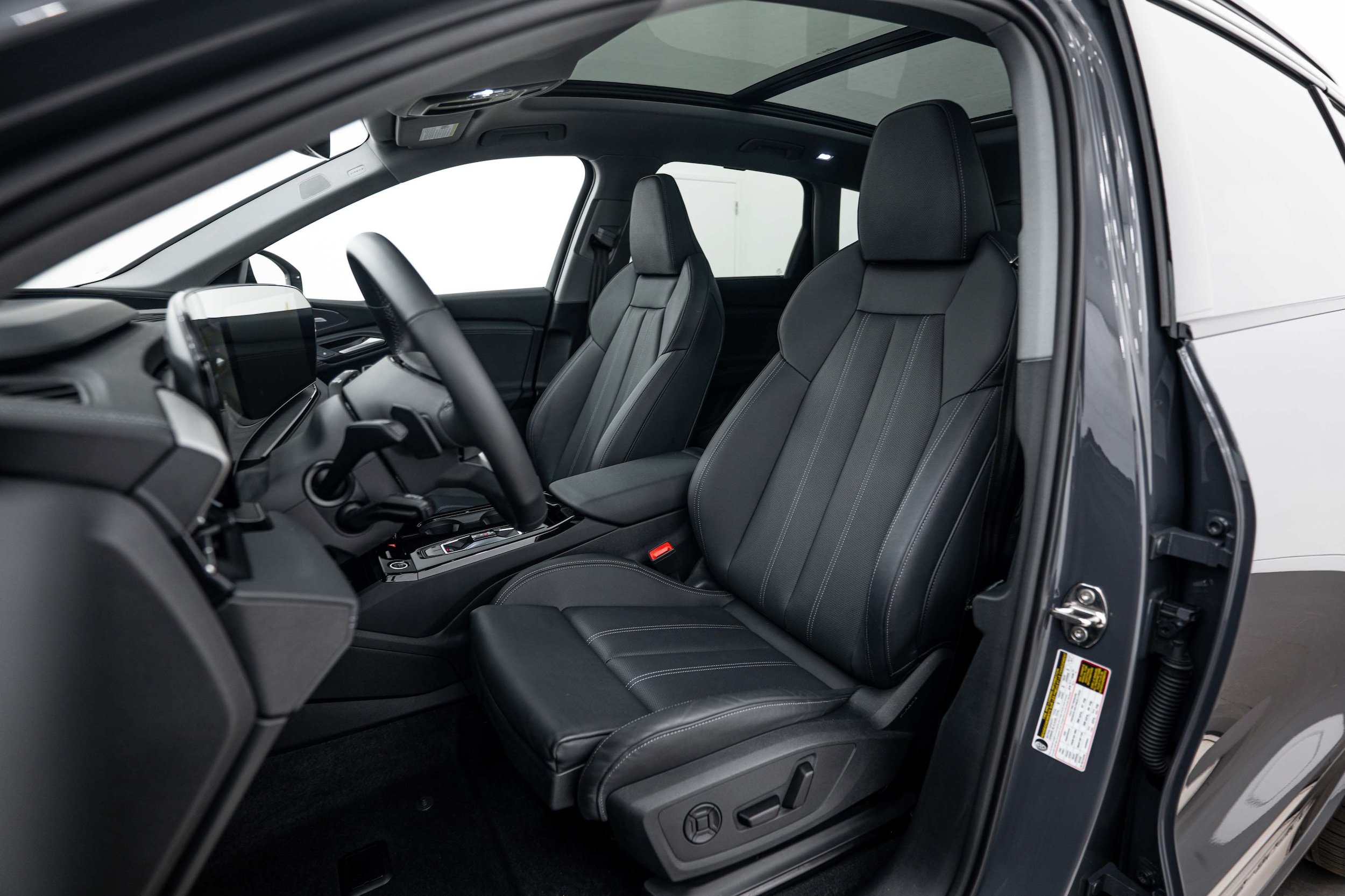 Certified 2025 Audi Q6 e-tron Premium Plus w/ Premium Plus AWD/4WD image 13