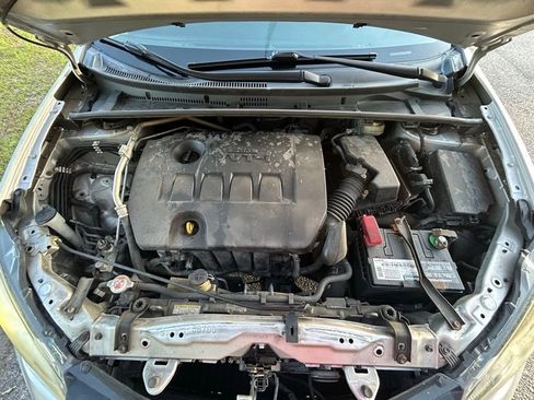 Used 2017 Toyota Corolla LE FWD image 12