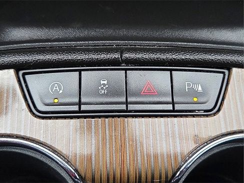 Certified 2023 GMC Acadia SLE w/ Driver Convenience Package image 22