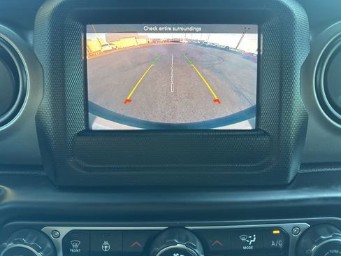 Used 2021 Jeep Wrangler Unlimited Sport image 27