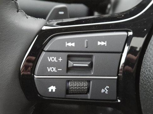 New 2025 Honda Pilot Touring image 33