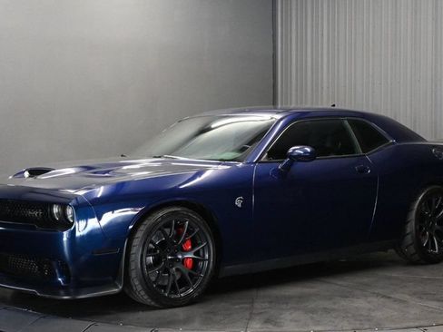 Used 2015 Dodge Challenger SRT Hellcat RWD image 1