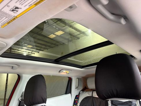 Used 2017 Jeep Compass Limited image 22