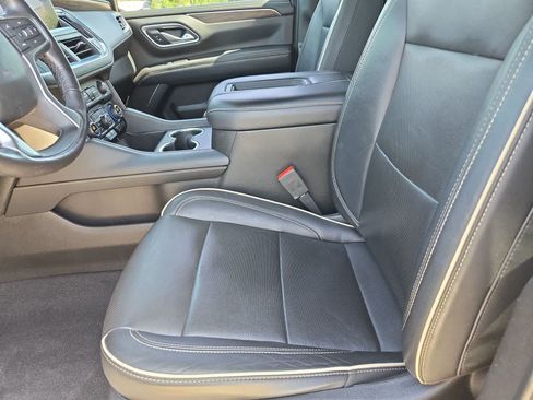 Used 2021 Chevrolet Tahoe Premier w/ Premium Package AWD/4WD image 14