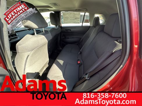 Used 2026 Toyota Corolla Cross LE w/ Moonroof Package image 6