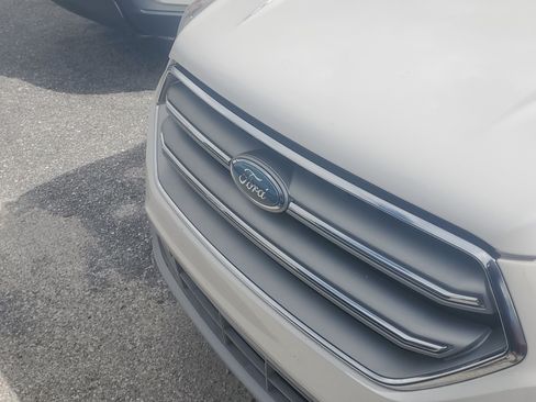 Used 2017 Ford Escape Titanium w/ Equipment Group 301A AWD/4WD image 12