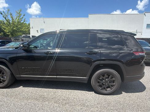 Used 2025 Jeep Grand Cherokee L Altitude AWD/4WD image 11
