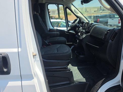Used 2023 RAM ProMaster 2500 FWD image 9