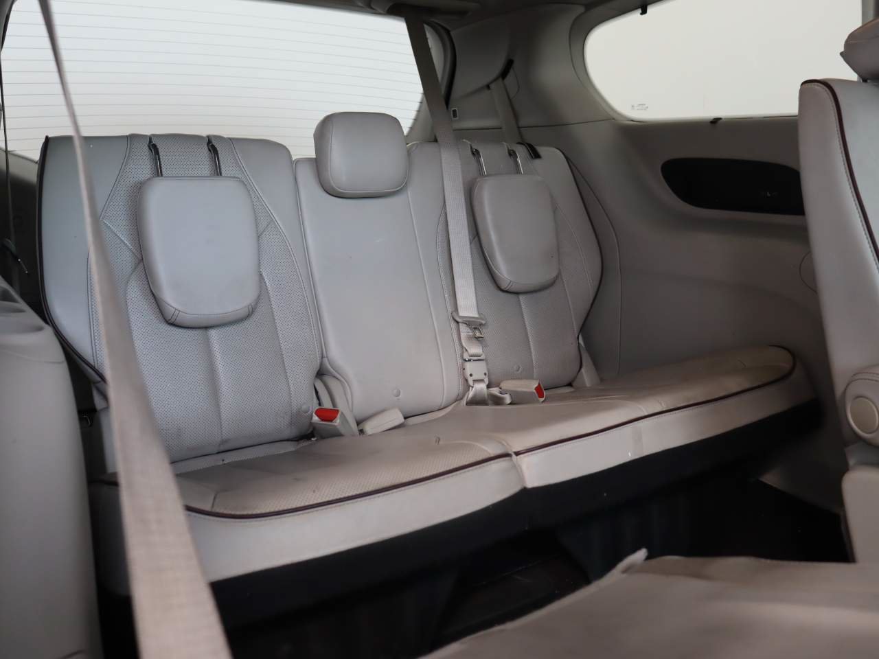 Used 2020 Chrysler Pacifica Limited FWD image 21