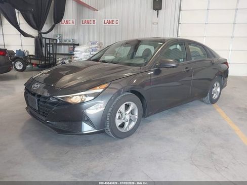 Used 2021 Hyundai Elantra SE FWD image 2