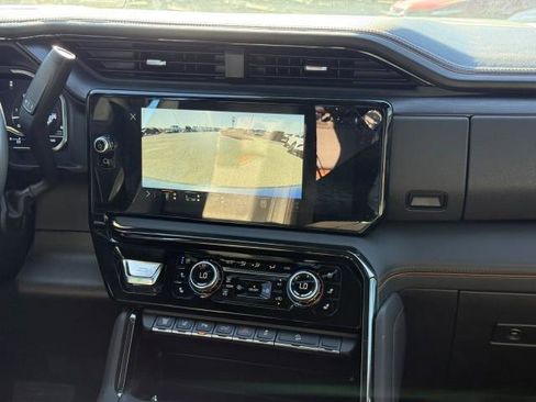 Used 2024 GMC Sierra 2500 AT4 w/ AT4 Preferred Package image 27
