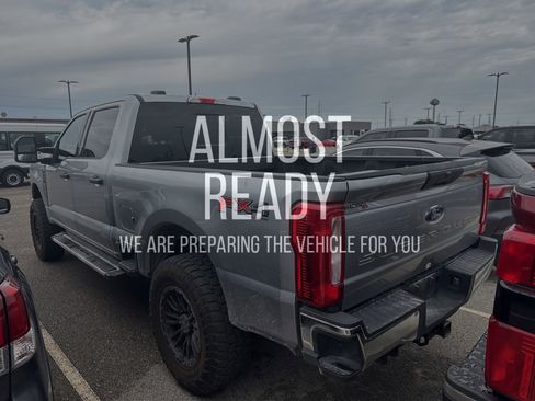 Used 2024 Ford F250 XLT w/ FX4 Off-Road Package AWD/4WD image 3