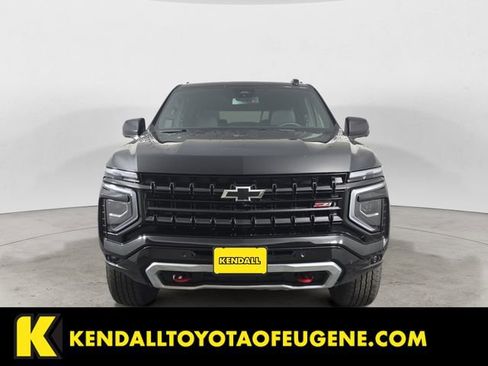 Used 2025 Chevrolet Suburban Z71 AWD/4WD image 8