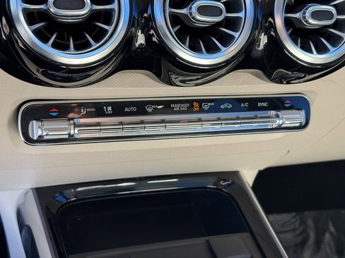 Certified 2020 Mercedes-Benz GLB 250 image 32