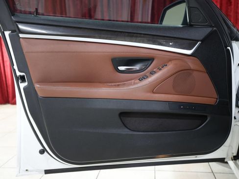 Used 2016 BMW 528i Sedan RWD image 11
