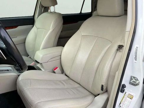 Used 2012 Subaru Outback 2.5i Limited image 11