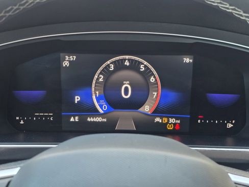 Used 2022 Volkswagen Tiguan SE image 11