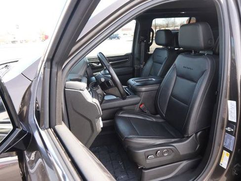 Used 2021 GMC Yukon Denali w/ Denali Premium Package image 11