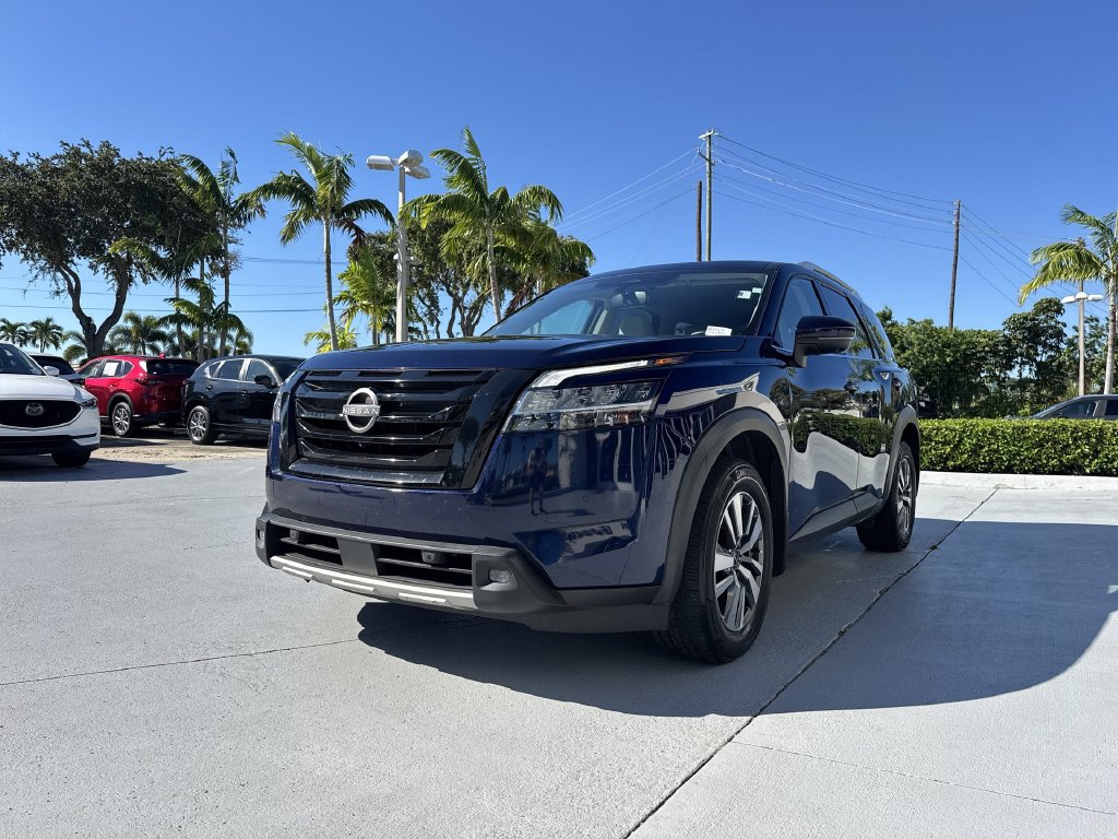 Used 2022 Nissan Pathfinder SL w/ SL Black Package AWD/4WD image 31