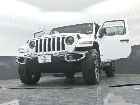 Used 2023 Jeep Wrangler Unlimited Sahara w/ Cold Weather Group AWD/4WD image 30