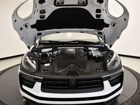 Used 2024 Porsche Macan S image 13