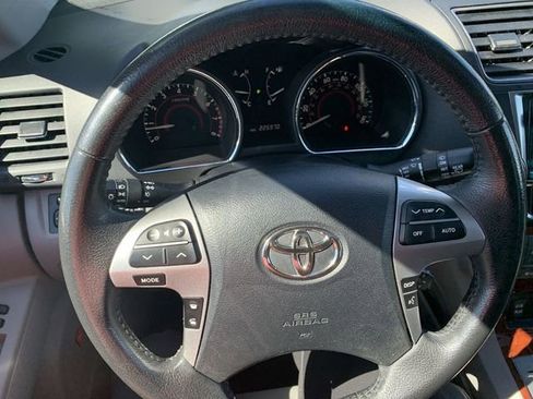 Used 2013 Toyota Highlander Limited FWD image 19