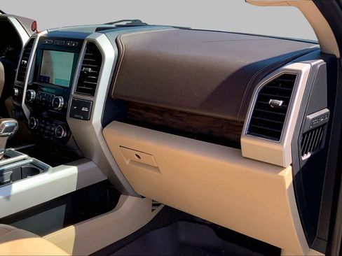 Used 2020 Ford F150 Lariat w/ Trailer Tow Package RWD image 31