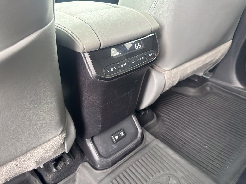 Used 2021 Toyota Highlander XLE AWD/4WD image 33