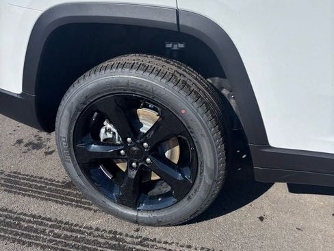 New 2026 Jeep Grand Cherokee L Limited image 24