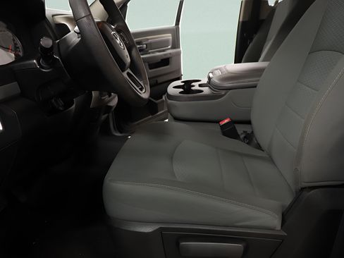 Used 2018 RAM 1500 Classic SLT AWD/4WD image 20