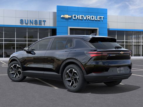 New 2026 Chevrolet Equinox EV LT w/ Comfort Package image 3