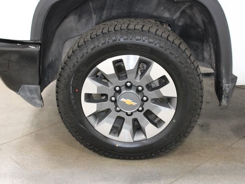 Used 2024 Chevrolet Silverado 2500 Custom w/ Custom Value Package image 47