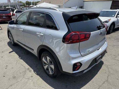 Used 2020 Kia Niro LX FWD image 4