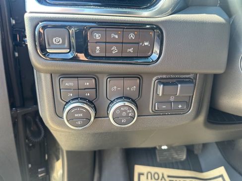 Used 2025 GMC Yukon Denali w/ Denali Reserve Package image 19