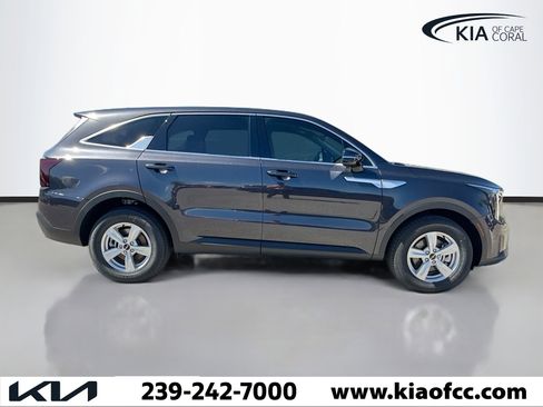 New 2026 Kia Sorento LX FWD image 7